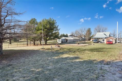 105 Walnut Avenue S Garrison IA 52229