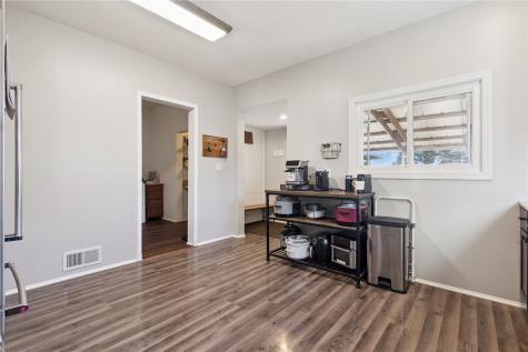 105 Walnut Avenue S Garrison IA 52229