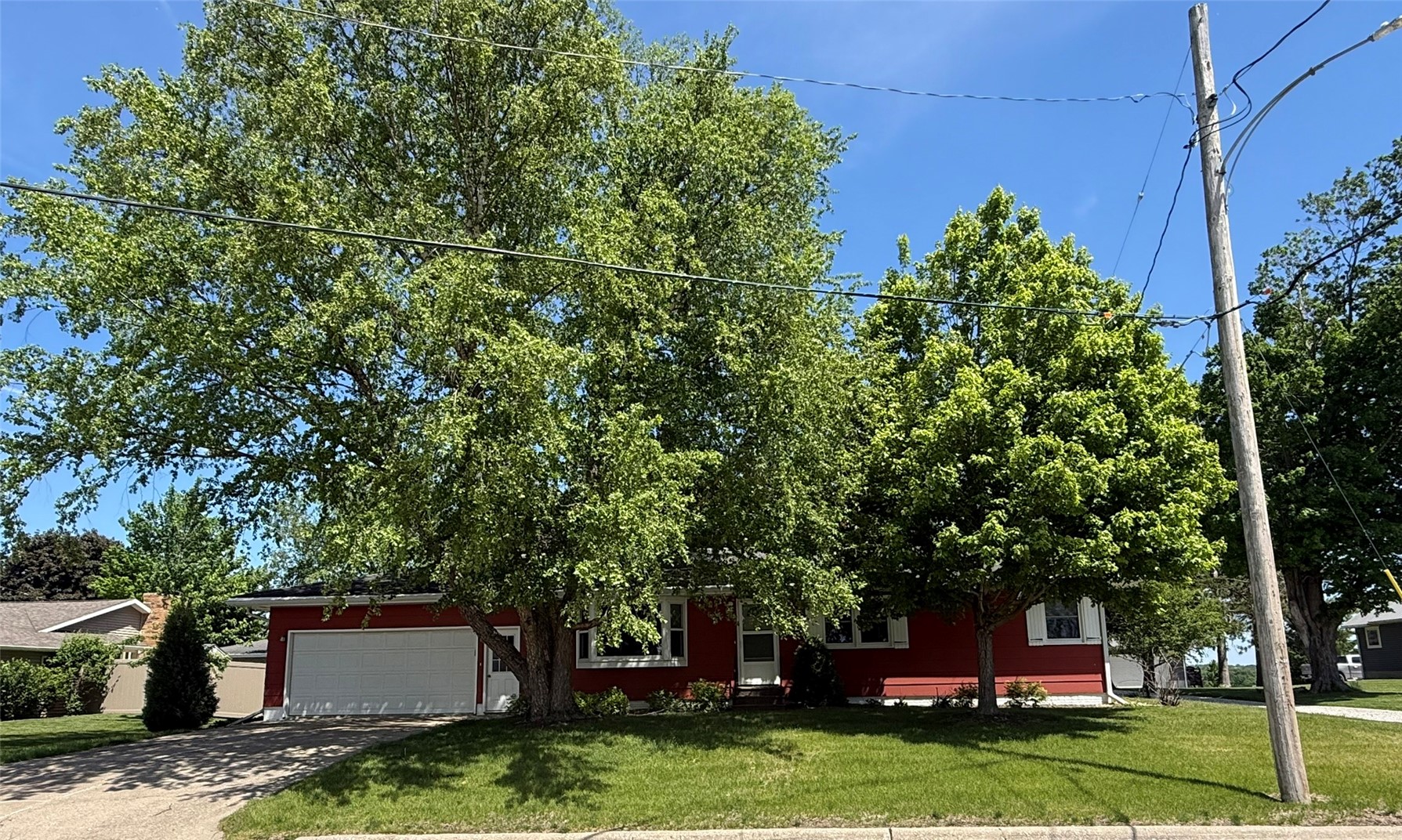 306 14th Avenue Vinton IA 52349