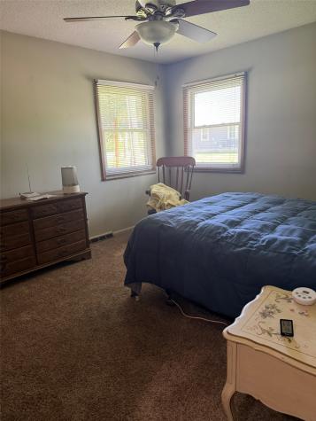 306 14th Avenue Vinton IA 52349