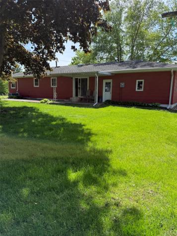 306 14th Avenue Vinton IA 52349