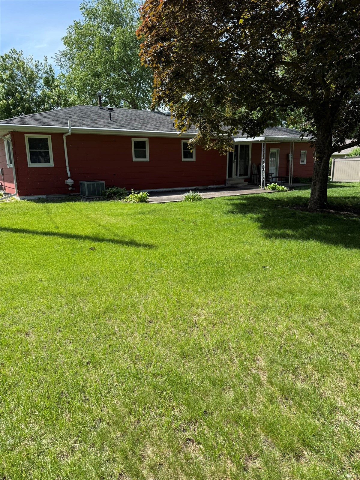 306 14th Avenue Vinton IA 52349