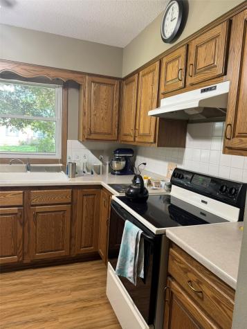306 14th Avenue Vinton IA 52349