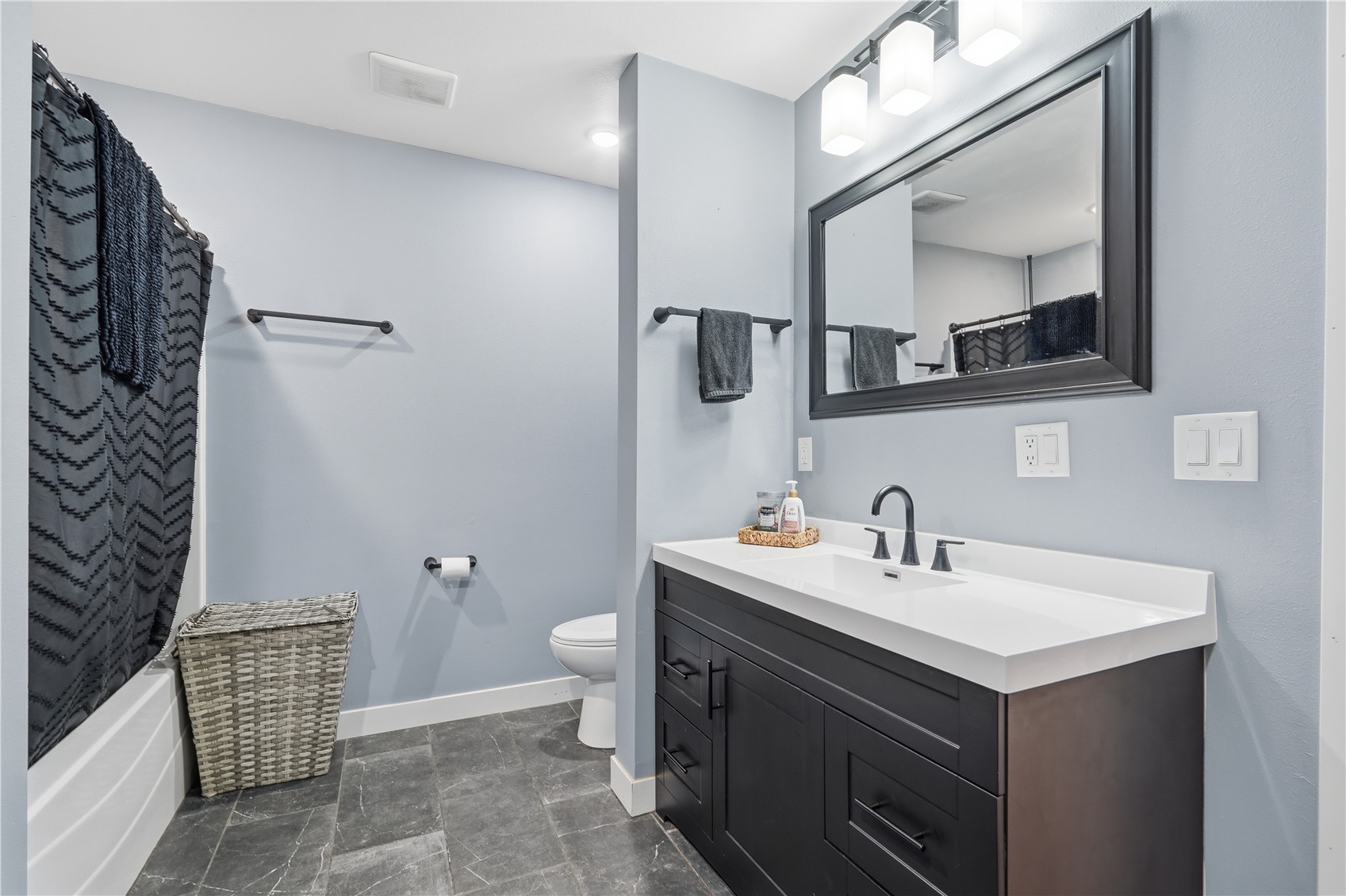 502 3rd Street Victor IA 52347