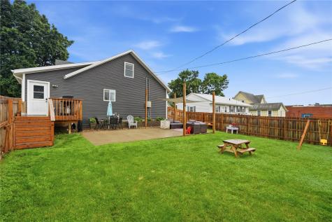 502 3rd Street Victor IA 52347