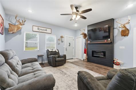 502 3rd Street Victor IA 52347
