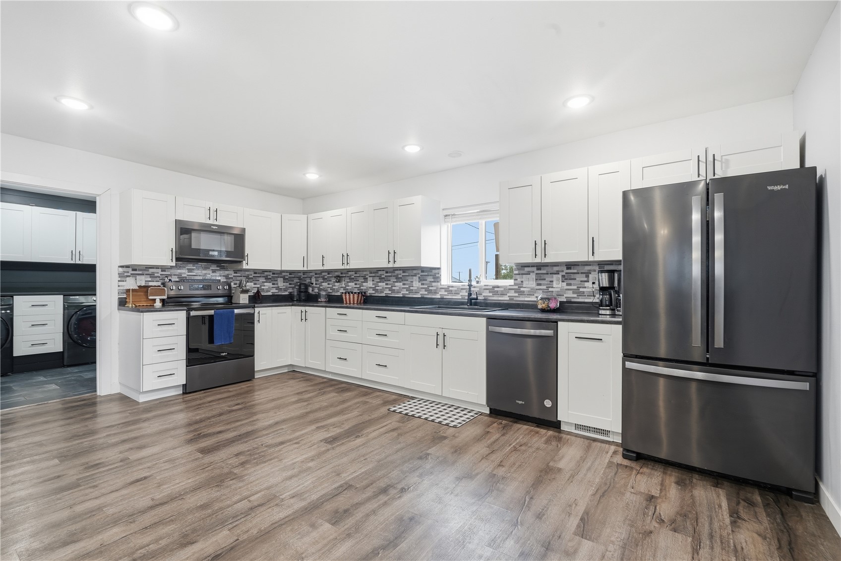 502 3rd Street Victor IA 52347