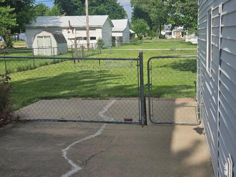 704 8th Avenue Belle Plaine IA 52208