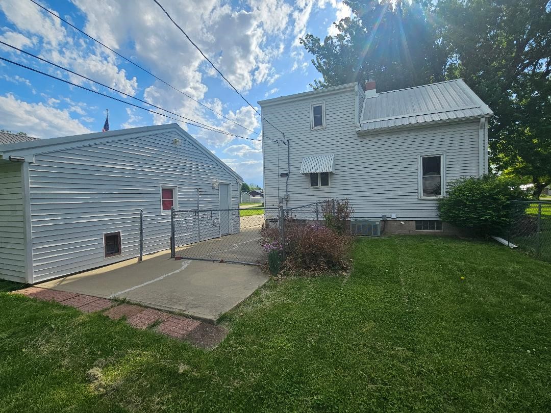 704 8th Avenue Belle Plaine IA 52208