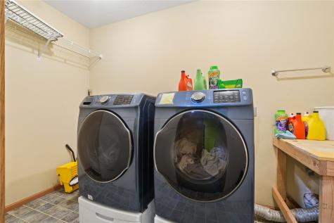 6408 Palmetto Circle SW Cedar Rapids IA 52405