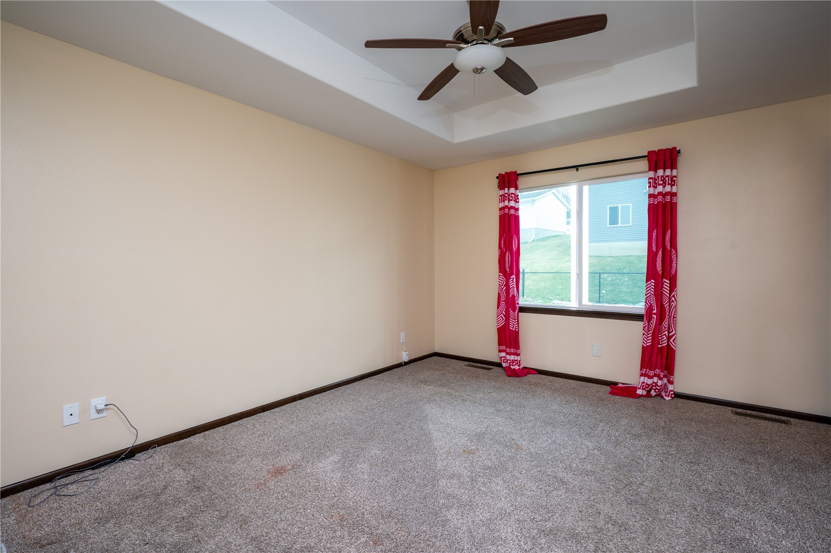 1912 Shady Grove Road SW Cedar Rapids IA 52404