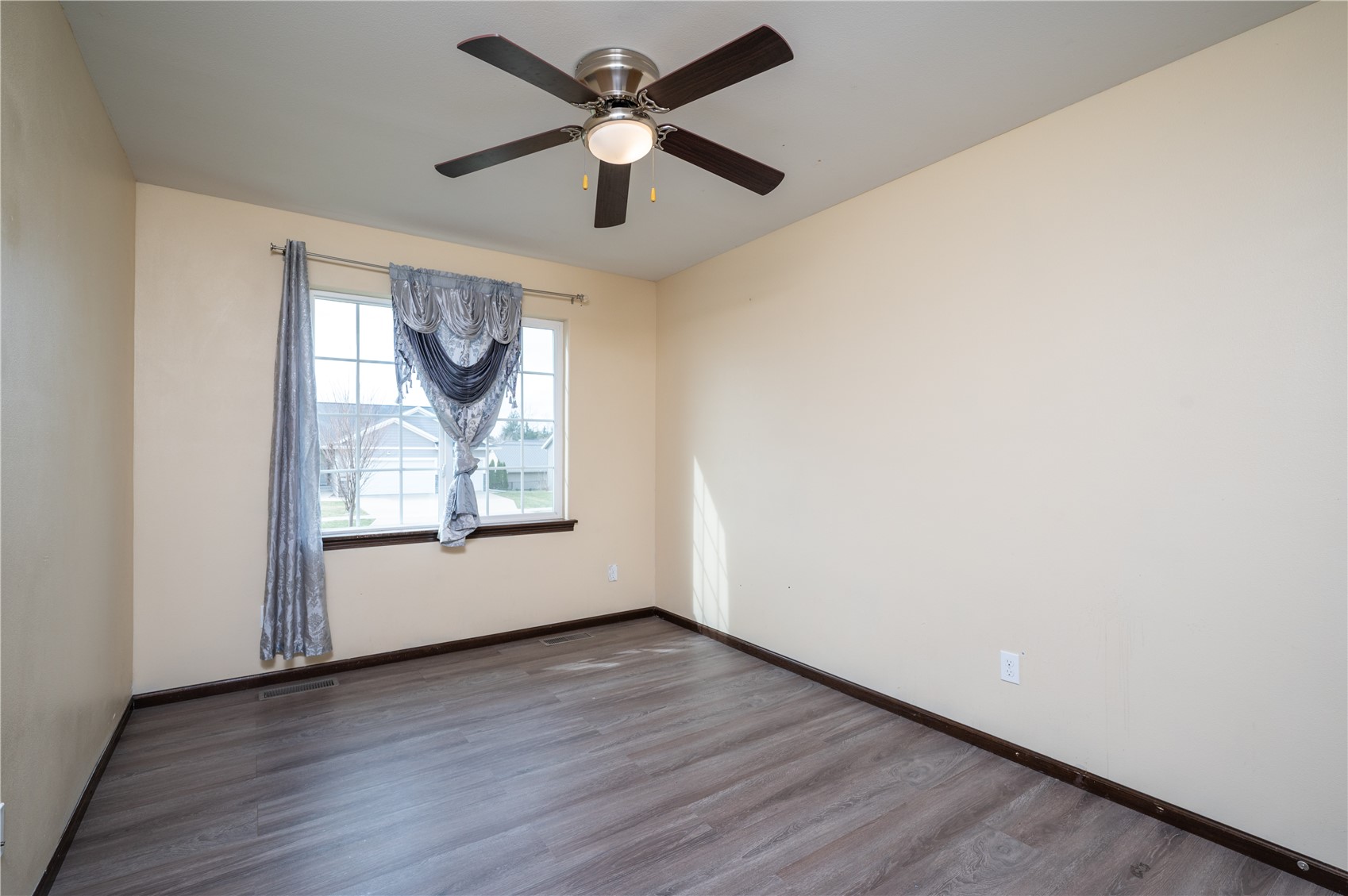 1912 Shady Grove Road SW Cedar Rapids IA 52404