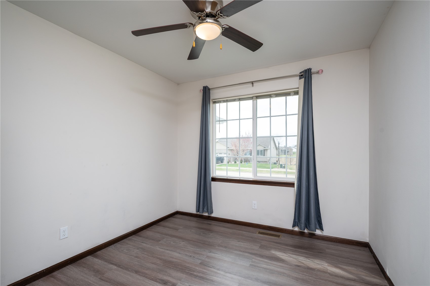 1912 Shady Grove Road SW Cedar Rapids IA 52404