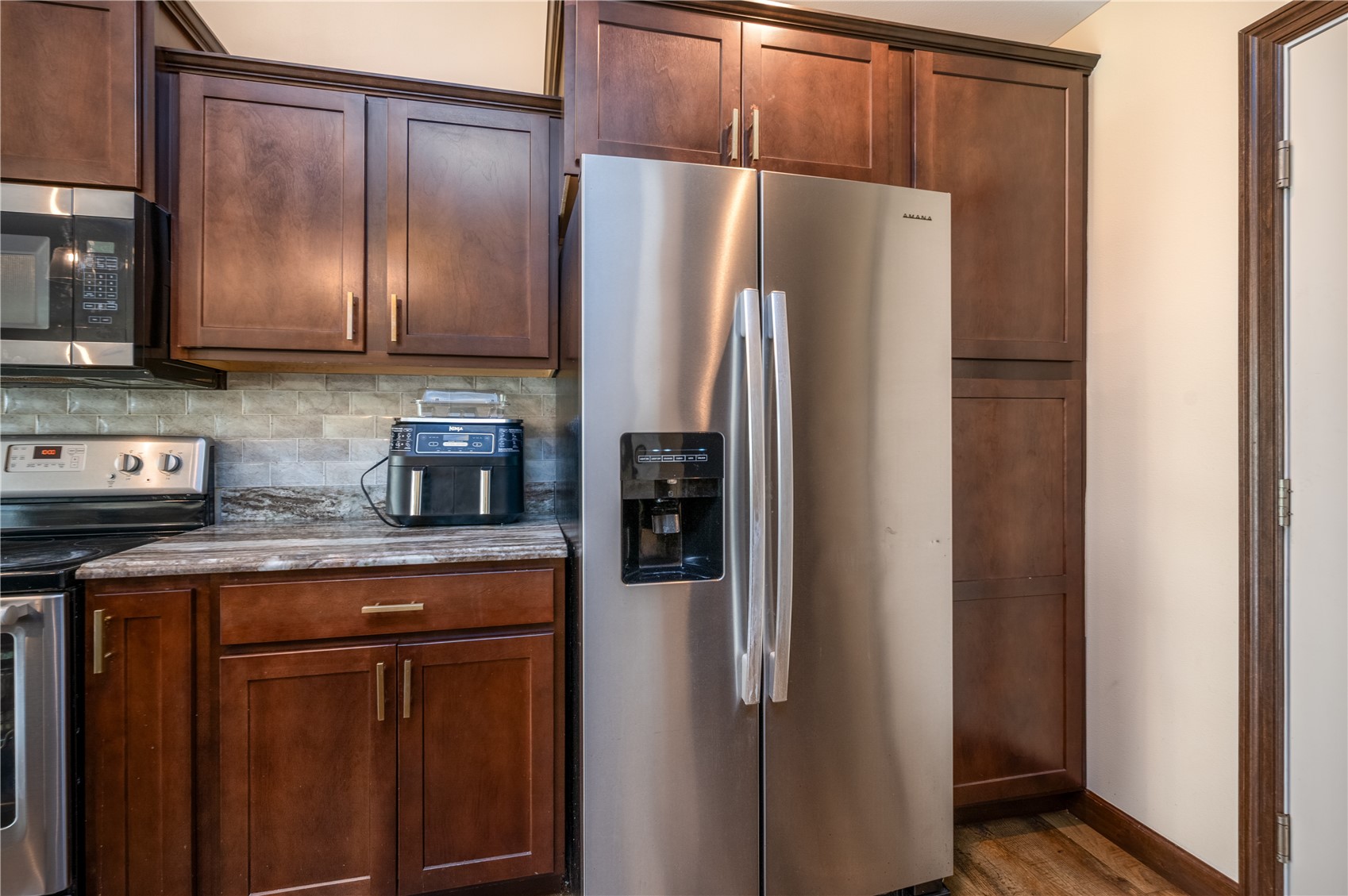 1912 Shady Grove Road SW Cedar Rapids IA 52404