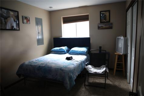 728 2nd Avenue SW Cedar Rapids IA 52404