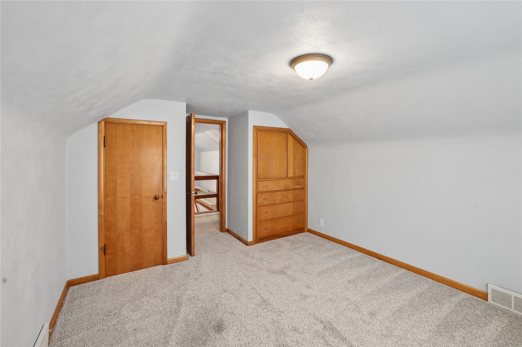74 Essex Avenue SW Swisher IA 52338