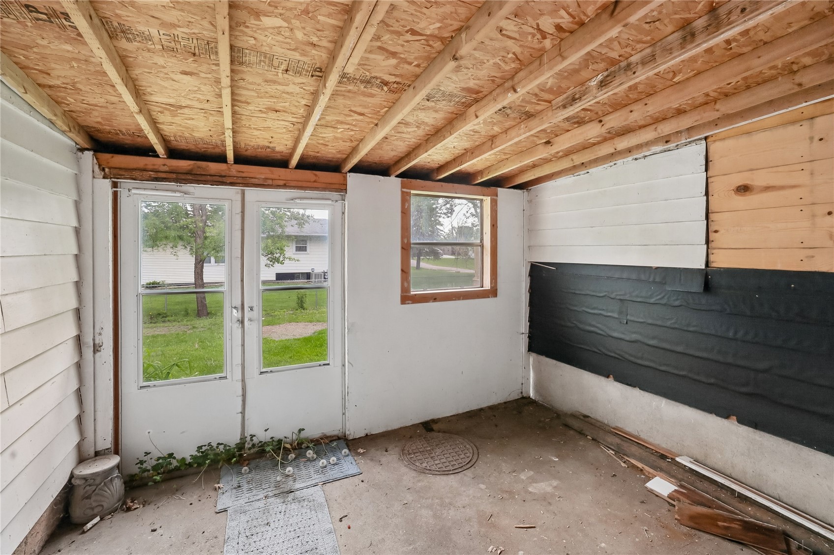 74 Essex Avenue SW Swisher IA 52338