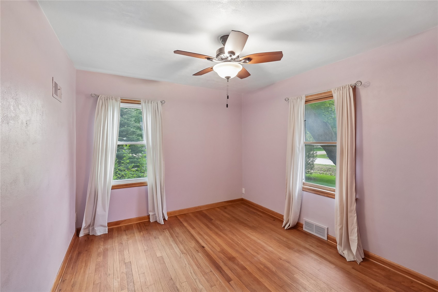 74 Essex Avenue SW Swisher IA 52338