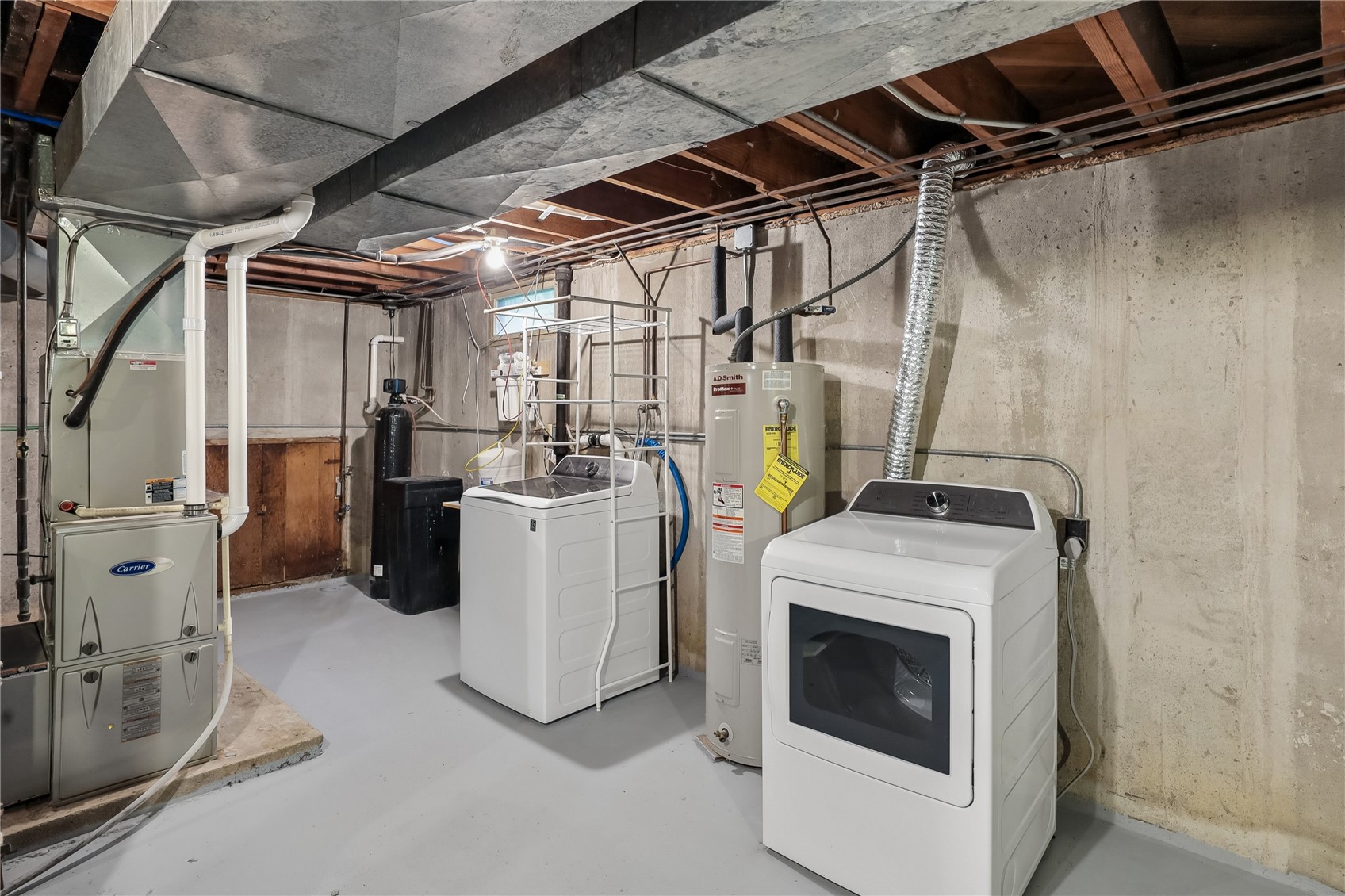 74 Essex Avenue SW Swisher IA 52338