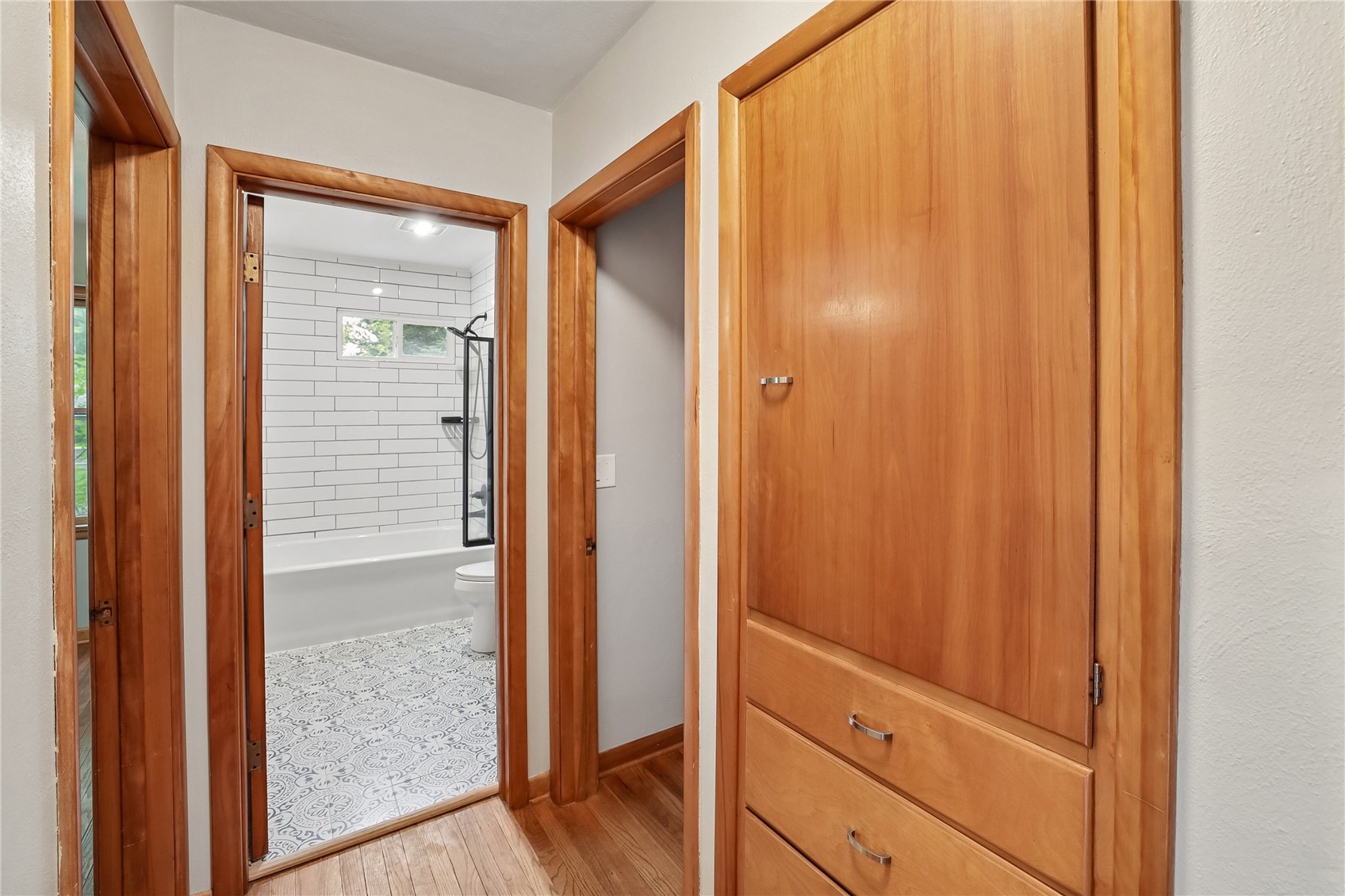 74 Essex Avenue SW Swisher IA 52338