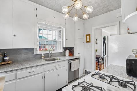 2911 Meadowbrook Drive SE Cedar Rapids IA 52403