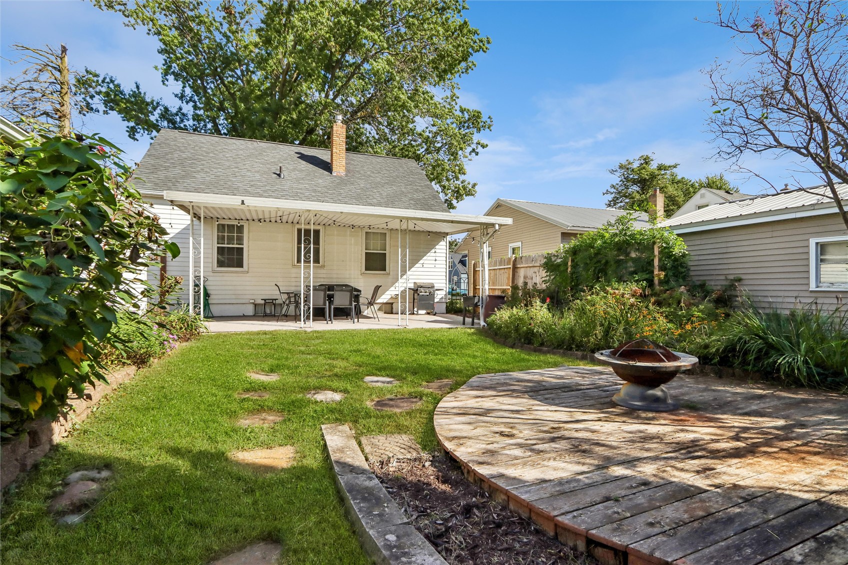 2911 Meadowbrook Drive SE Cedar Rapids IA 52403