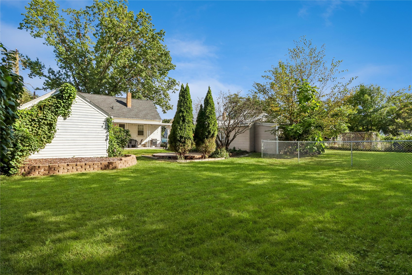 2911 Meadowbrook Drive SE Cedar Rapids IA 52403