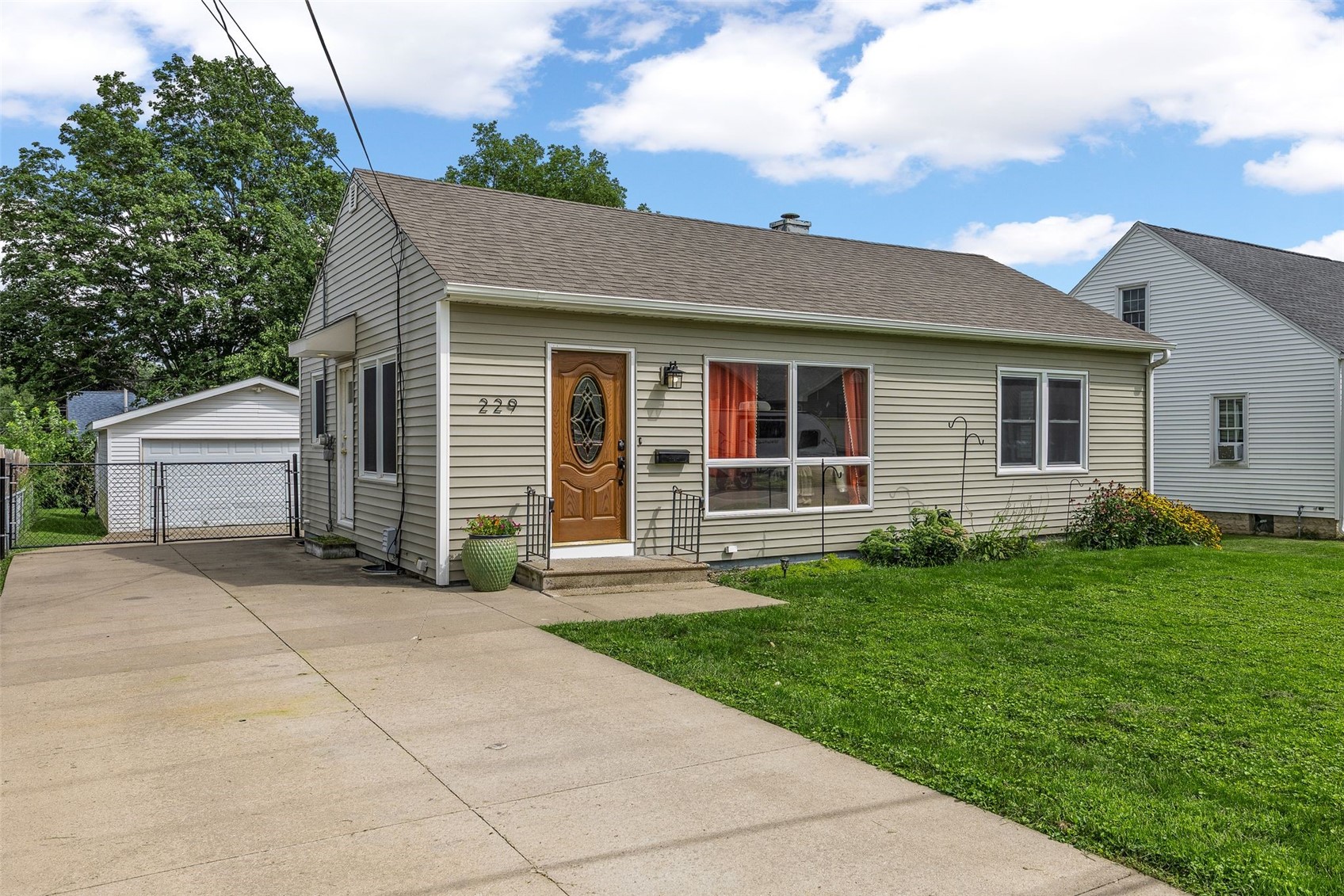 229 21st Street NW Cedar Rapids IA 52405