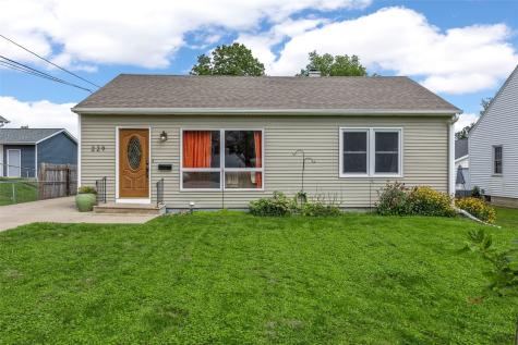 229 21st Street NW Cedar Rapids IA 52405
