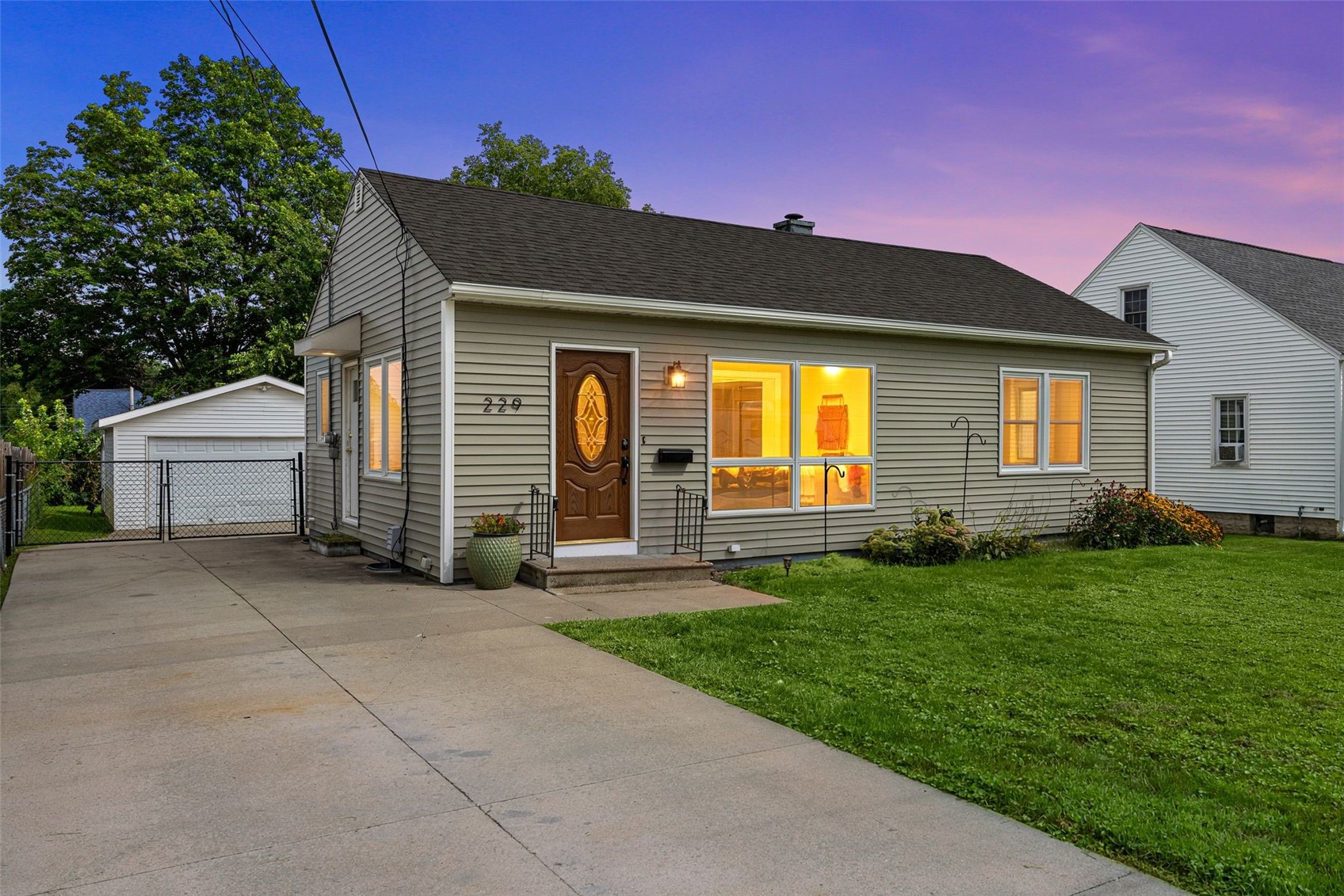 229 21st Street NW Cedar Rapids IA 52405