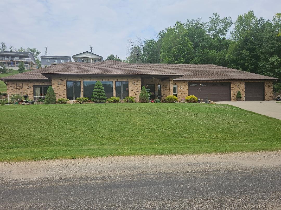 1326 Lakeshore Drive Brooklyn IA 52211