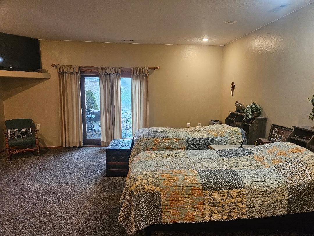 1326 Lakeshore Drive Brooklyn IA 52211