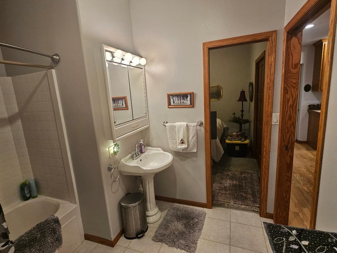1326 Lakeshore Drive Brooklyn IA 52211