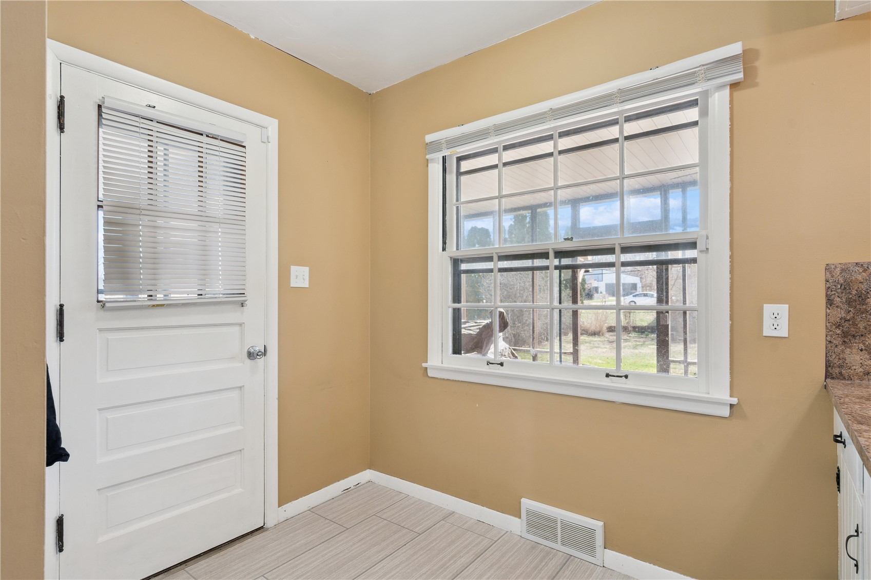 2421 10th Avenue SW Cedar Rapids IA 52404