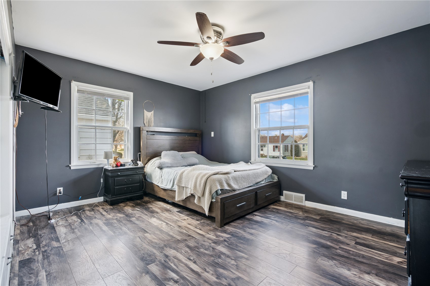 2421 10th Avenue SW Cedar Rapids IA 52404
