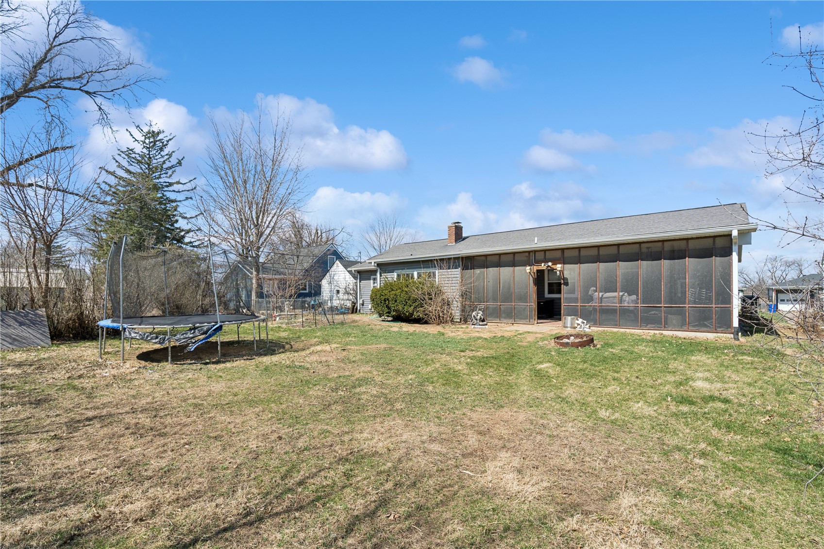 2421 10th Avenue SW Cedar Rapids IA 52404