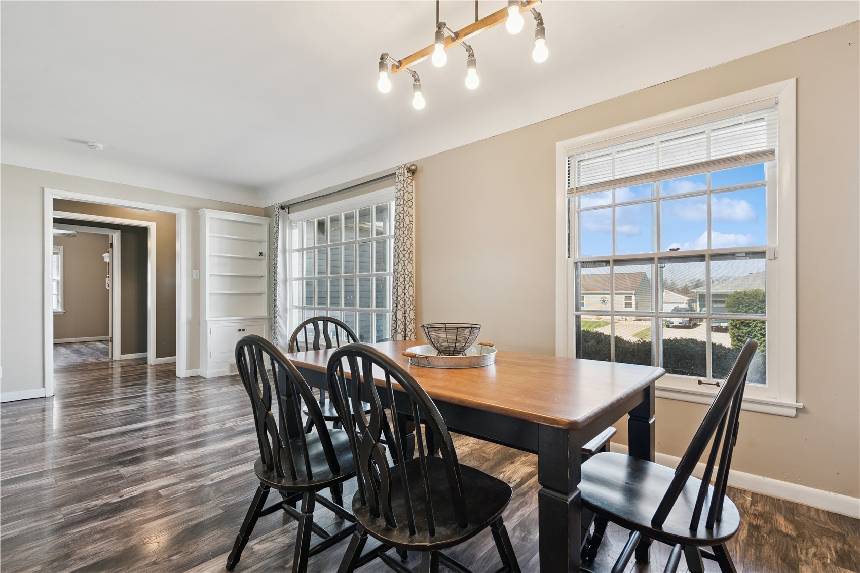 2421 10th Avenue SW Cedar Rapids IA 52404