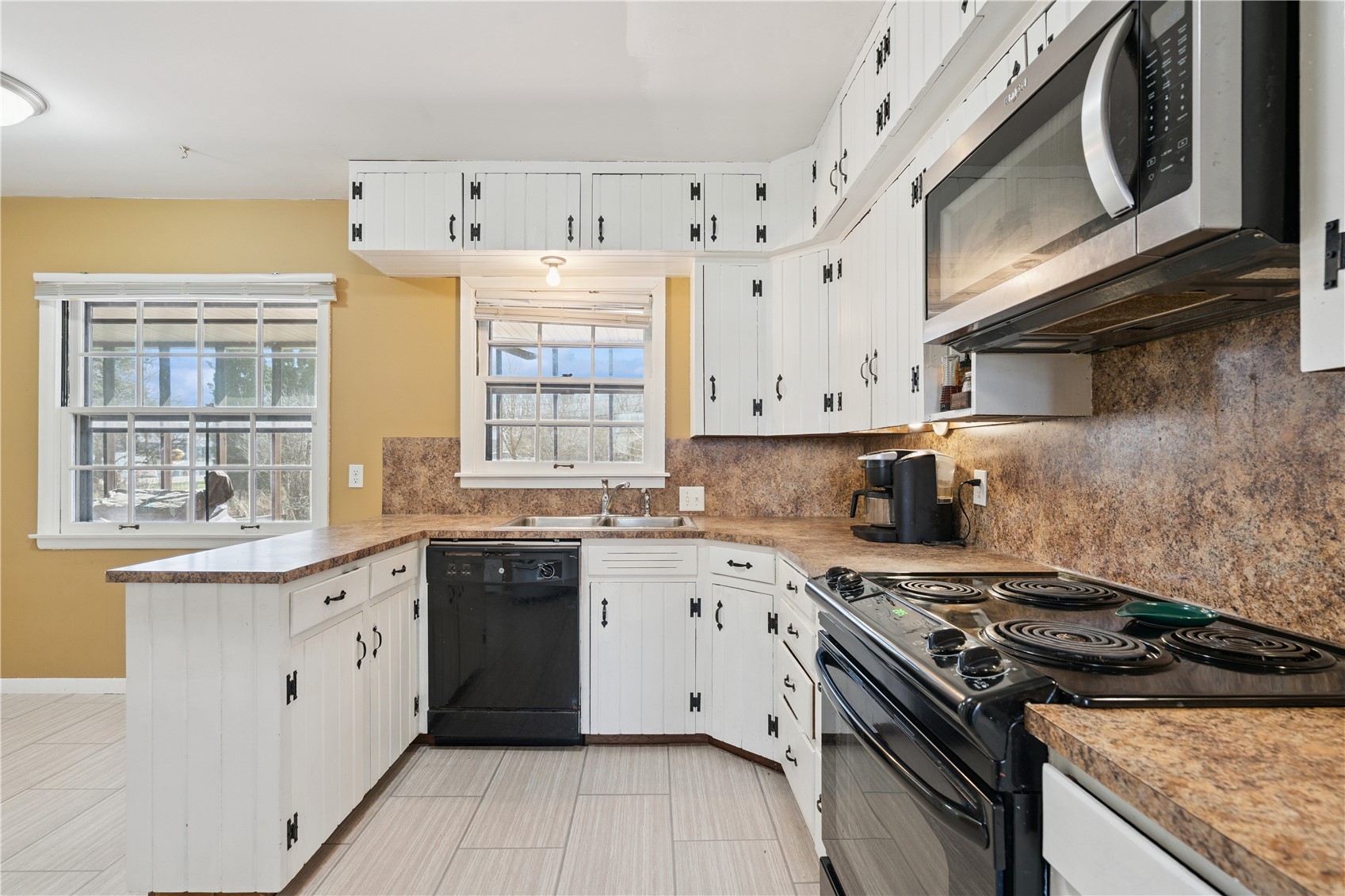 2421 10th Avenue SW Cedar Rapids IA 52404