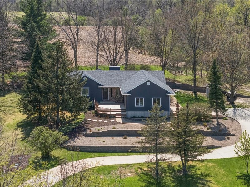 2698 Hidden Valley Trail NE Solon IA 52333