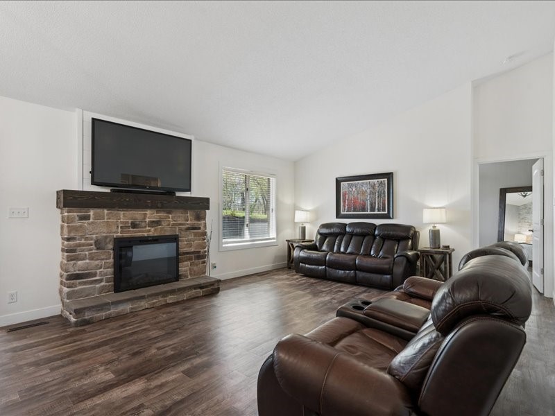 2698 Hidden Valley Trail NE Solon IA 52333