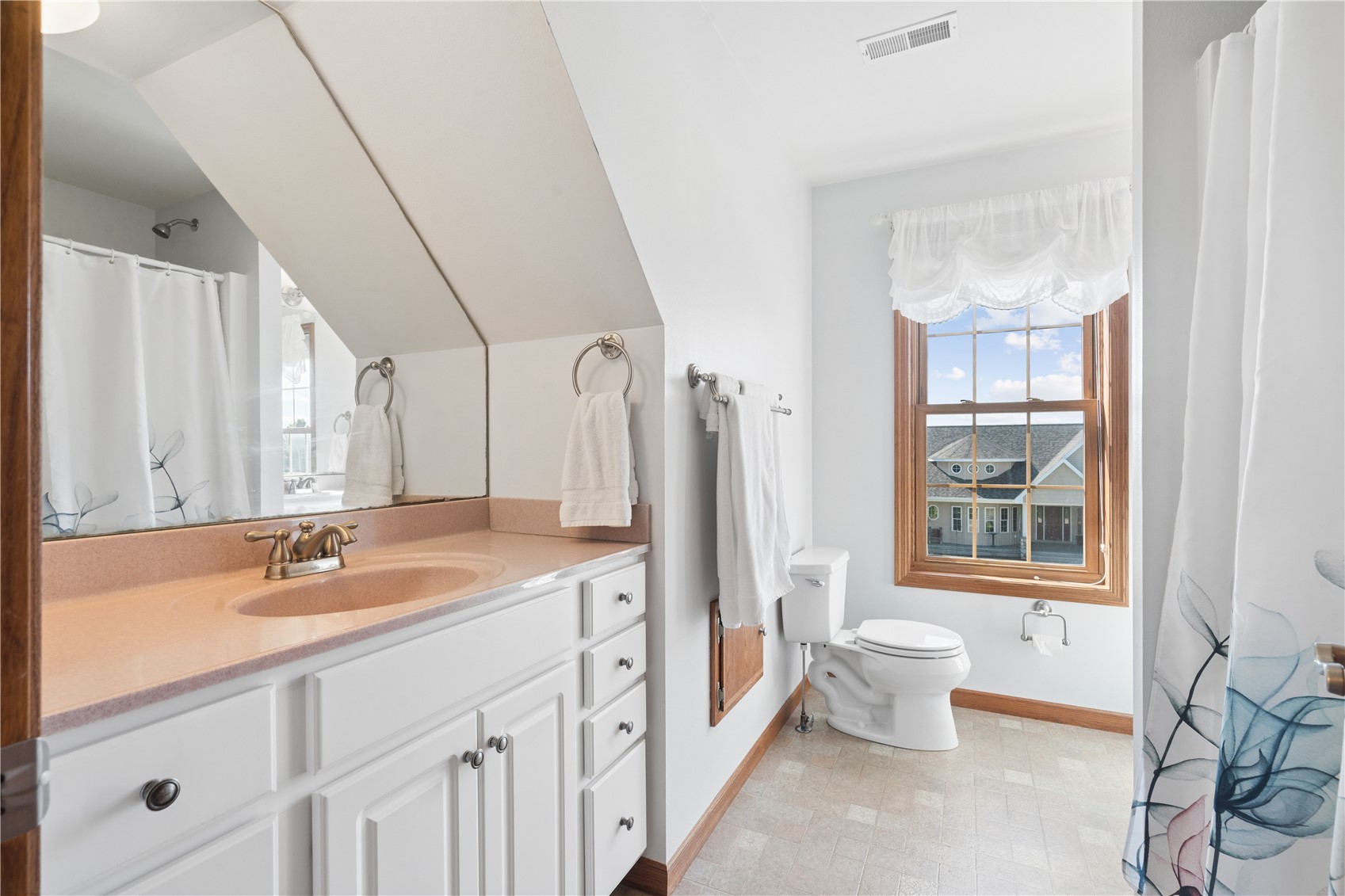 123 Cottage Drive Mechanicsville IA 52306