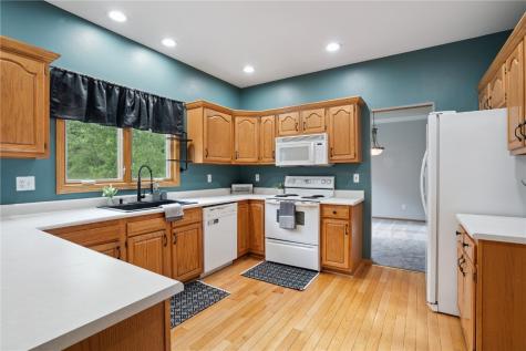925 Rolling Creek Drive NE Cedar Rapids IA 52402