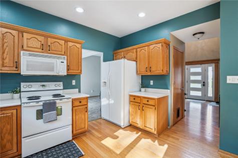 925 Rolling Creek Drive NE Cedar Rapids IA 52402