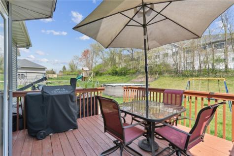 925 Rolling Creek Drive NE Cedar Rapids IA 52402