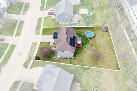 925 Rolling Creek Drive NE Cedar Rapids IA 52402