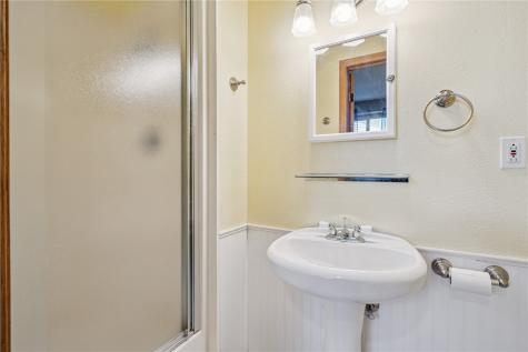 925 Rolling Creek Drive NE Cedar Rapids IA 52402