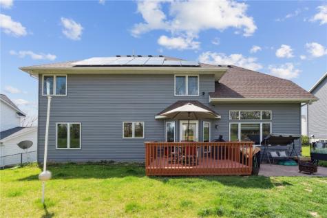 925 Rolling Creek Drive NE Cedar Rapids IA 52402