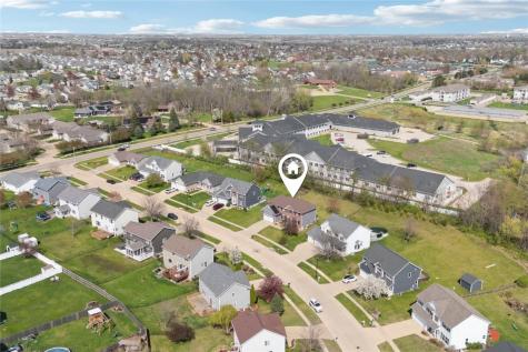 925 Rolling Creek Drive NE Cedar Rapids IA 52402
