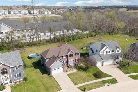 925 Rolling Creek Drive NE Cedar Rapids IA 52402
