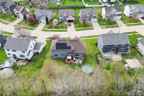 925 Rolling Creek Drive NE Cedar Rapids IA 52402